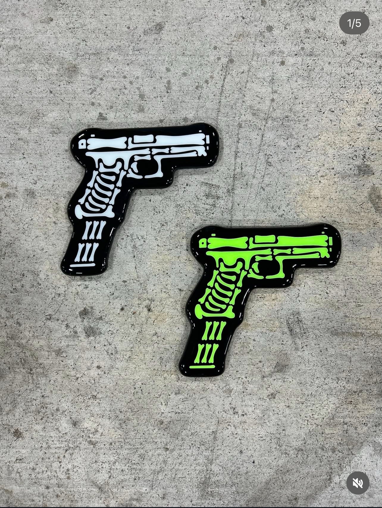green glow pistol + round star clock